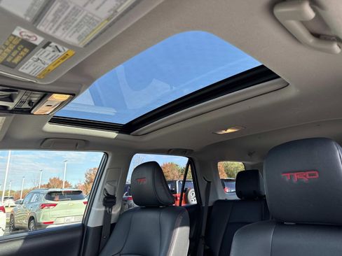 Used 2019 Toyota 4Runner TRD Off-Road Premium image 9