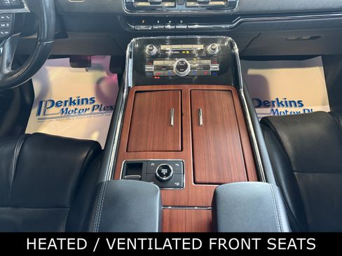 Used 2021 Lincoln Navigator Reserve image 18