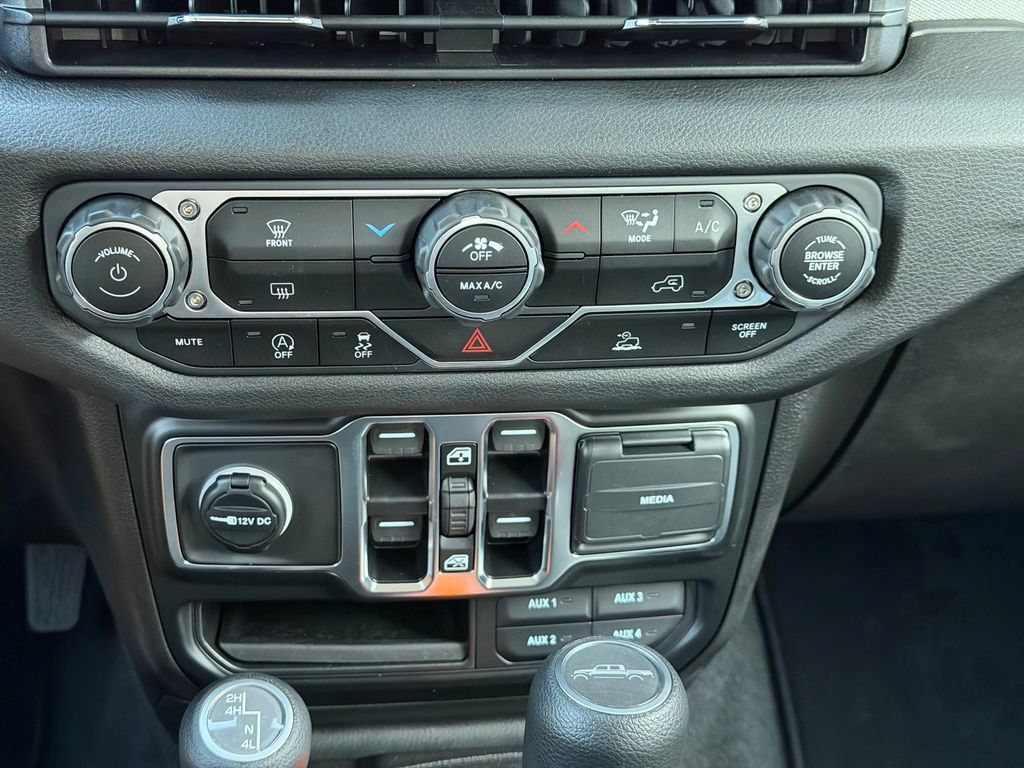 New 2026 Jeep Gladiator Sport AWD/4WD image 16