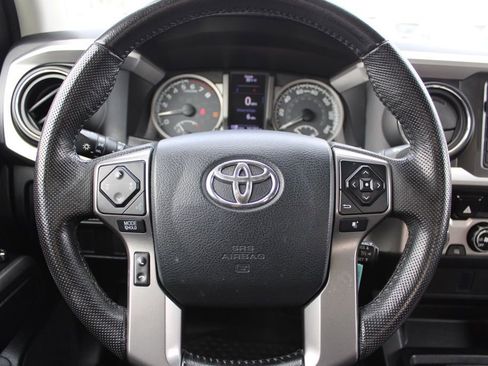 Used 2016 Toyota Tacoma SR5 image 22