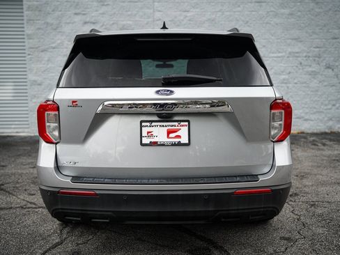 Used 2023 Ford Explorer XLT image 13