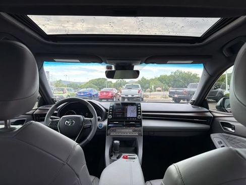 Certified 2022 Toyota Avalon Limited FWD image 10