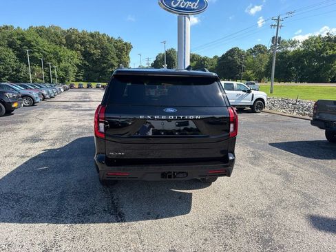 New 2026 Ford Expedition Active RWD image 4