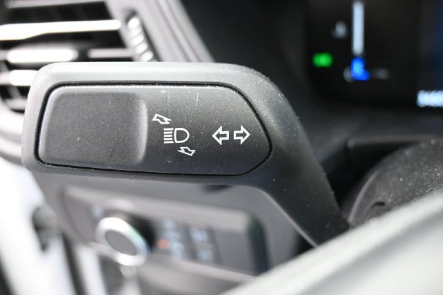 Used 2025 Ford Escape Active AWD/4WD image 28
