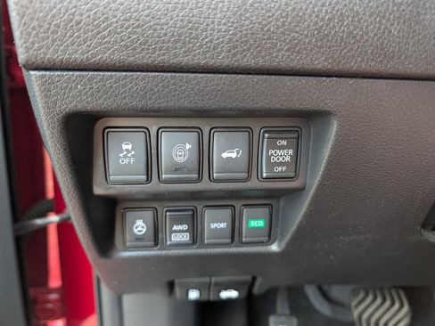 Used 2017 Nissan Rogue SL AWD/4WD image 25
