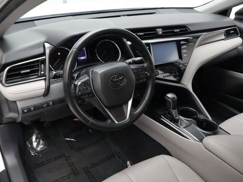 Used 2019 Toyota Camry SE image 15