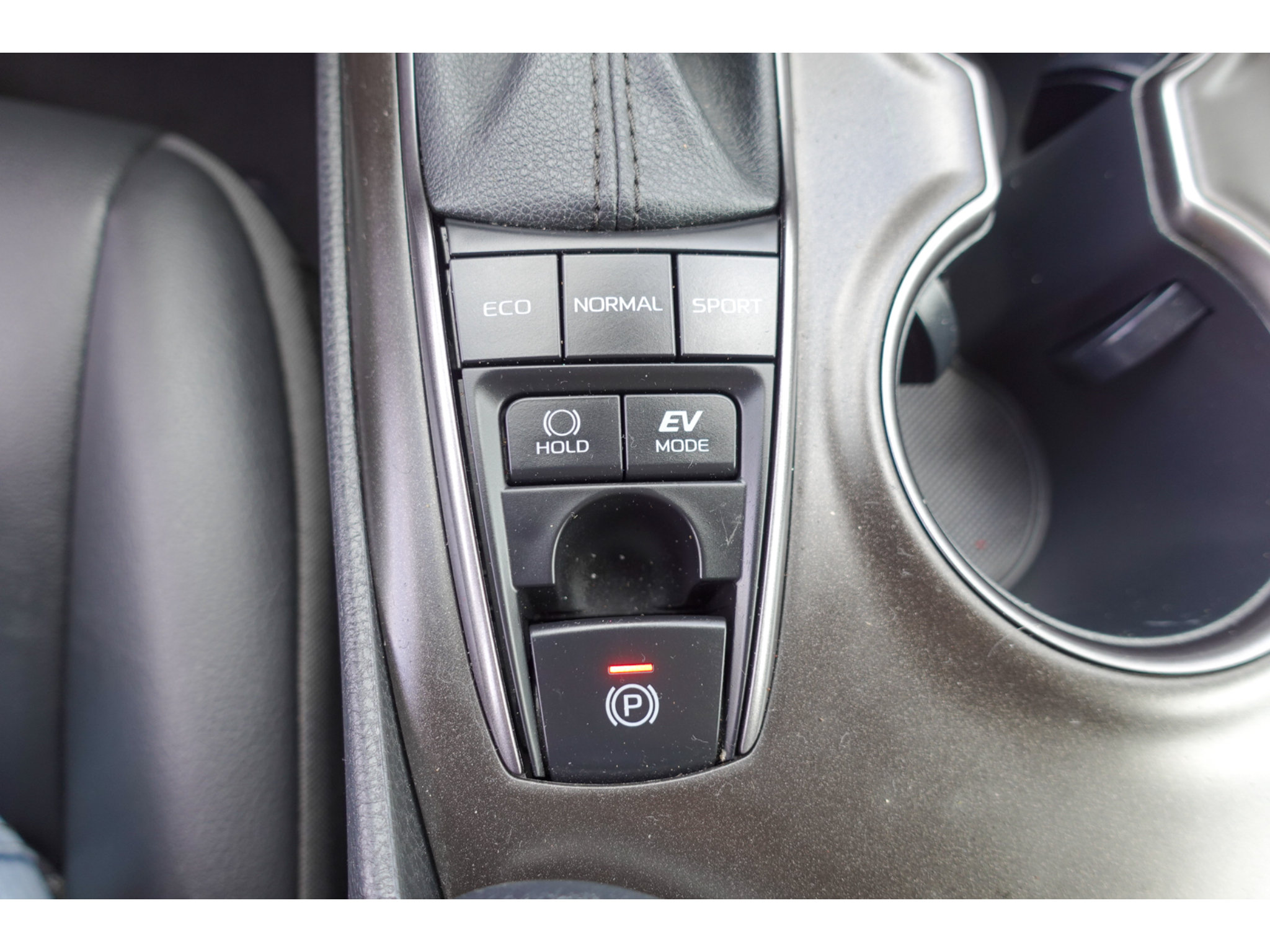 Used 2022 Toyota Camry SE FWD image 19