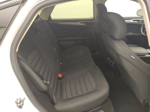 Used 2019 Ford Fusion SE FWD image 19