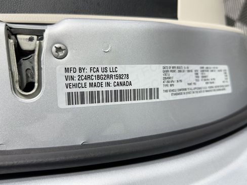 Used 2024 Chrysler Pacifica Touring-L image 19