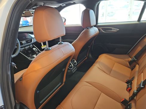 New 2024 Alfa Romeo Giulia Ti image 7