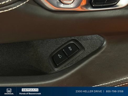 Used 2022 Chevrolet Corvette Stingray Premium Cpe w/ Z51 Performance Package RWD image 28