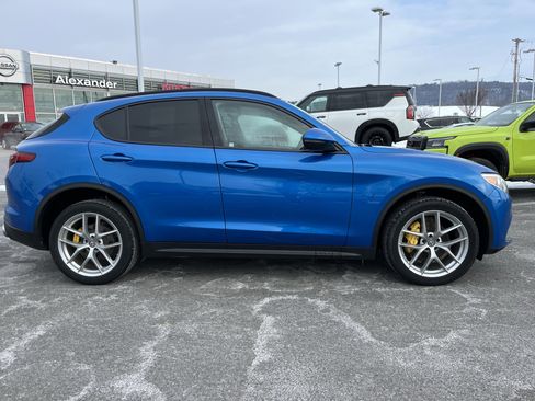 Used 2018 Alfa Romeo Stelvio Ti Sport image 2