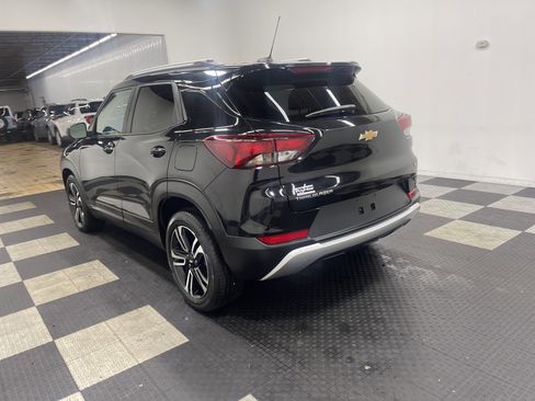 Used 2023 Chevrolet TrailBlazer LT w/ Convenience Package image 2