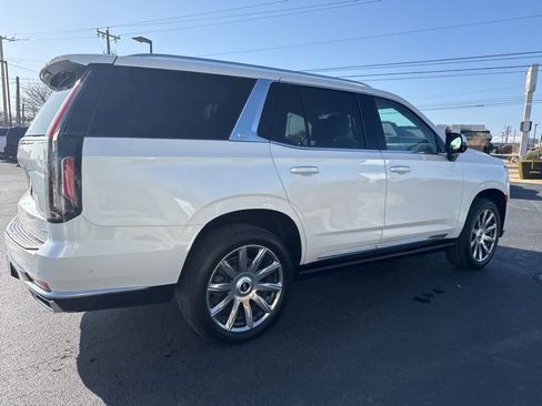 Used 2022 Cadillac Escalade Premium Luxury Platinum image 12