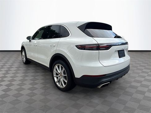 Used 2020 Porsche Cayenne w/ Premium Package image 8