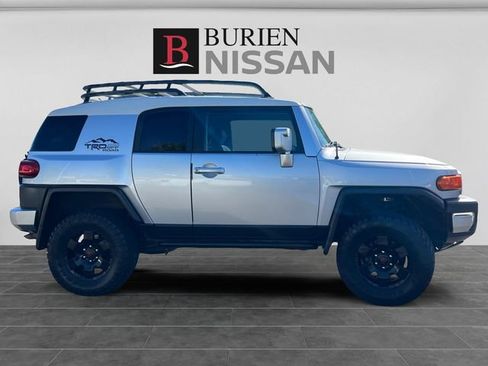 Used 2007 Toyota FJ Cruiser 4WD image 6