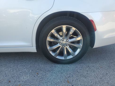 Used 2016 Chrysler 300 Limited w/ Driver Convenience Group image 15