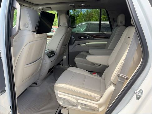 Used 2024 Cadillac Escalade Sport Platinum w/ LPO, ONYX Package AWD/4WD image 11
