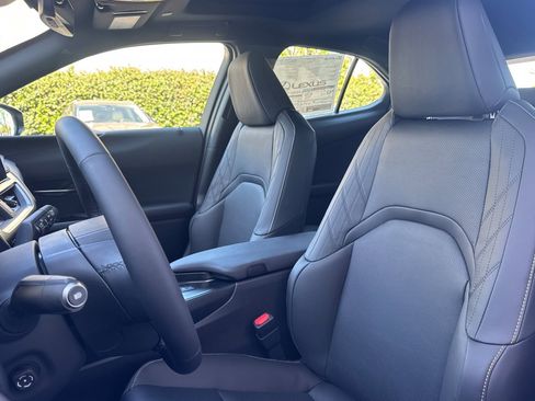 New 2026 Lexus UX 300h FWD image 22