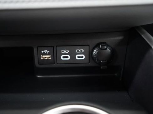 Used 2025 Toyota Highlander LE AWD/4WD image 36