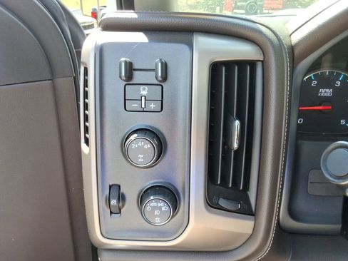 Used 2019 GMC Sierra 2500 Denali w/ Duramax Plus Package AWD/4WD image 38