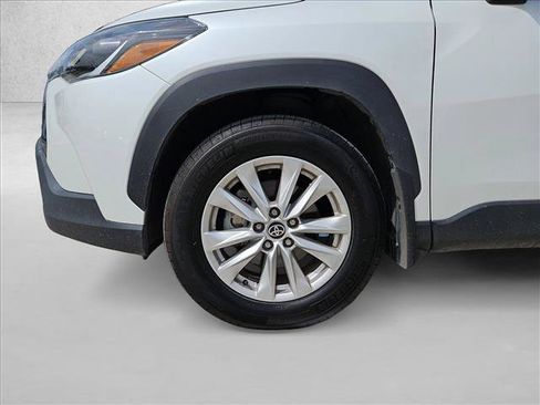 Certified 2025 Toyota Corolla Cross LE FWD image 22