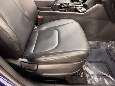 Certified 2025 Kia Sportage SX image 30