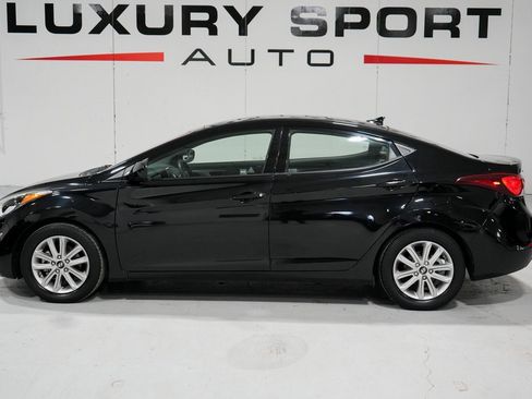 Used 2014 Hyundai Elantra SE w/ Option Group 02 image 2