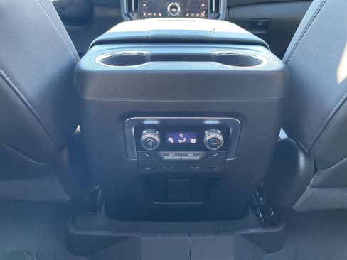 Used 2025 GMC Yukon AT4 w/ AT4 Premium Plus Package image 27