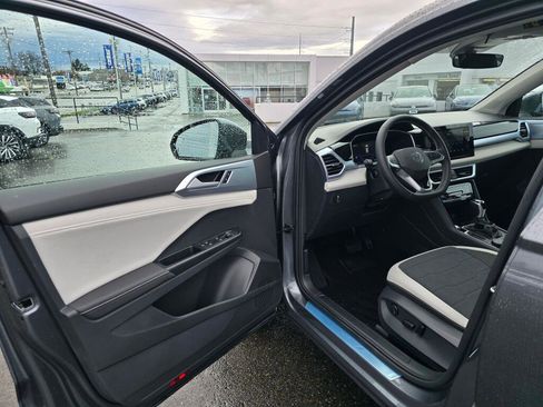New 2026 Volkswagen Taos SE AWD/4WD image 34