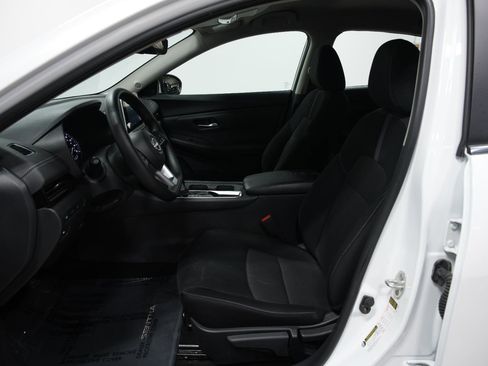 Used 2024 Nissan Sentra SV image 24