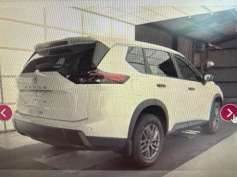 Certified 2025 Nissan Rogue S FWD image 3