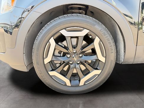 Used 2023 Kia Telluride S w/ S Sunroof Package FWD image 21