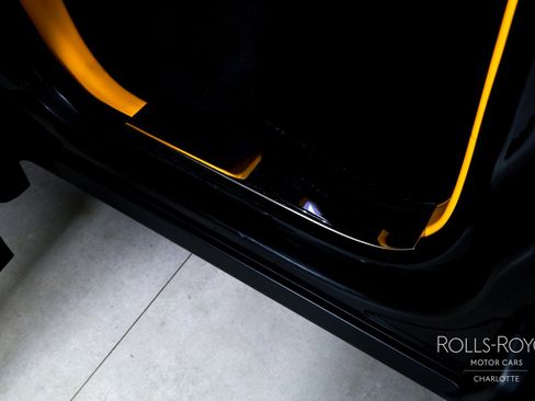 Used 2022 Rolls-Royce Cullinan image 30