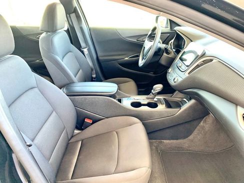 Used 2025 Chevrolet Malibu LT FWD image 25