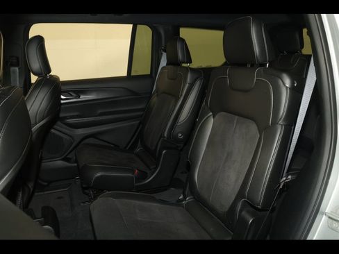 Certified 2023 Jeep Grand Cherokee L Laredo AWD/4WD image 29