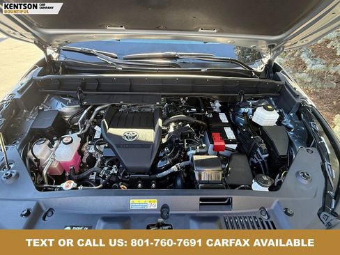 Used 2024 Toyota Highlander XLE AWD/4WD image 39