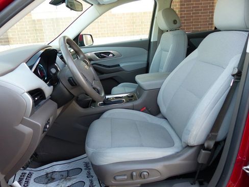 Used 2019 Chevrolet Traverse LT w/ LPO, Floor Liner Package image 23