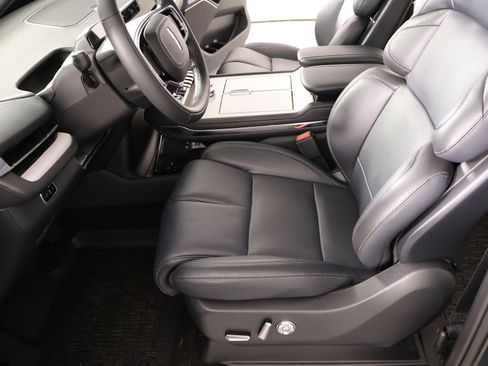 New 2025 Lincoln Navigator Reserve w/ Jet Appearance Package AWD/4WD image 12