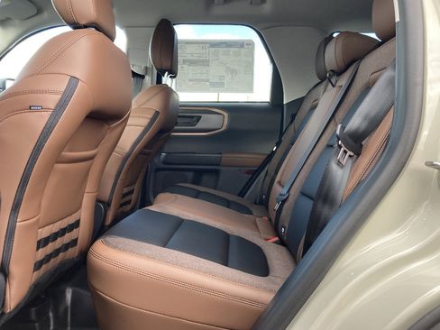 New 2025 Ford Bronco Sport Outer Banks w/ Sasquatch Outer Banks Package AWD/4WD image 32