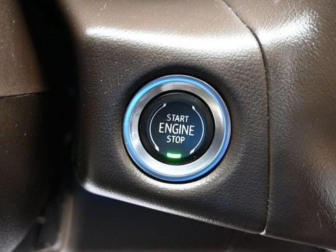 Used 2021 Chevrolet Suburban LT RWD image 20