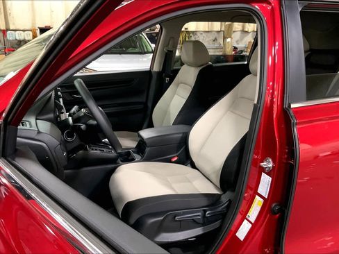 Used 2025 Honda CR-V LX image 7