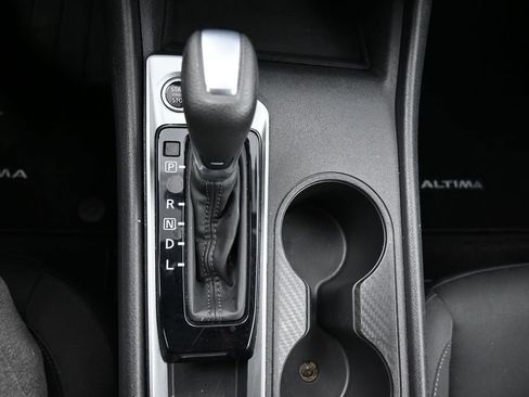 Used 2025 Nissan Altima 2.5 SV FWD image 15