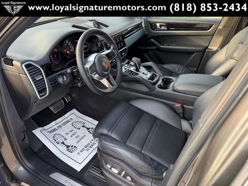 Used 2019 Porsche Cayenne S image 20