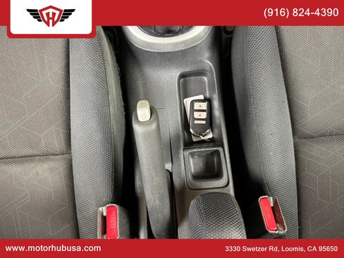 Used 2015 Honda Fit EX image 34