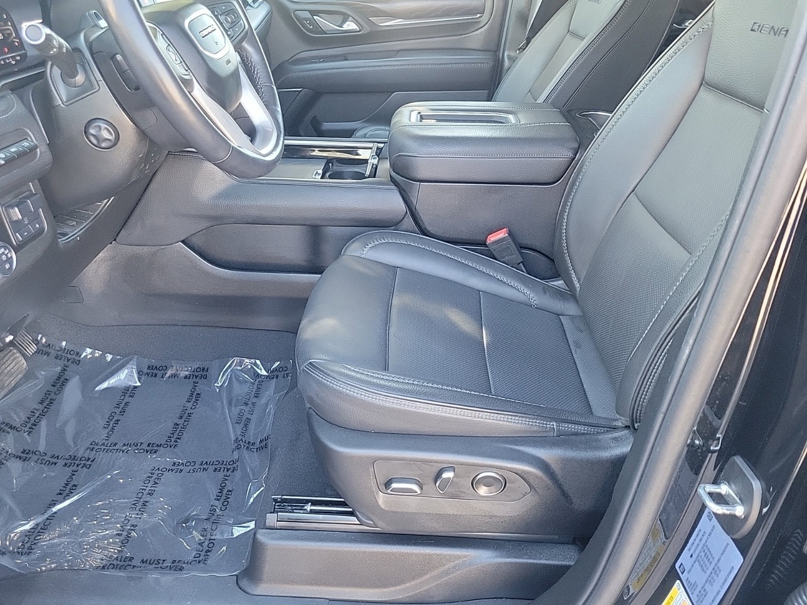 Certified 2024 GMC Yukon Denali w/ Advanced Technology Package RWD image 13