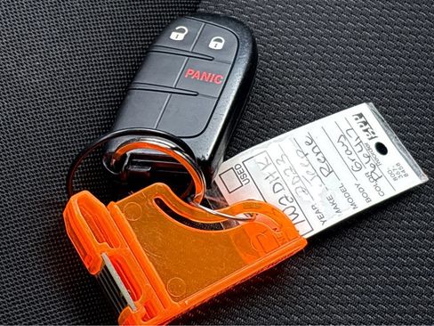 Used 2023 Jeep Renegade Latitude AWD/4WD image 26