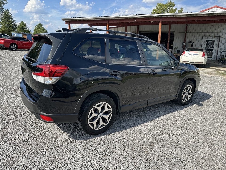 Used 2019 Subaru Forester Premium AWD/4WD image 5