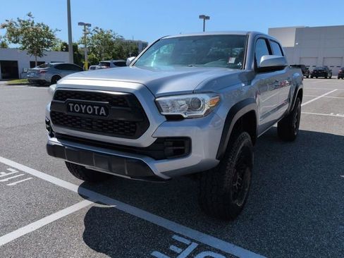 Used 2017 Toyota Tacoma TRD Off-Road w/ Tow Package (A/T) AWD/4WD image 8