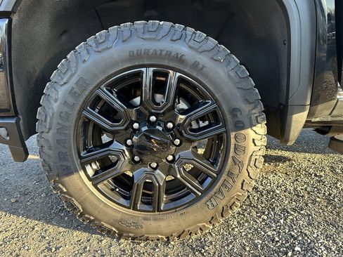 Used 2020 GMC Sierra 2500 Denali w/ Denali Ultimate Package image 17